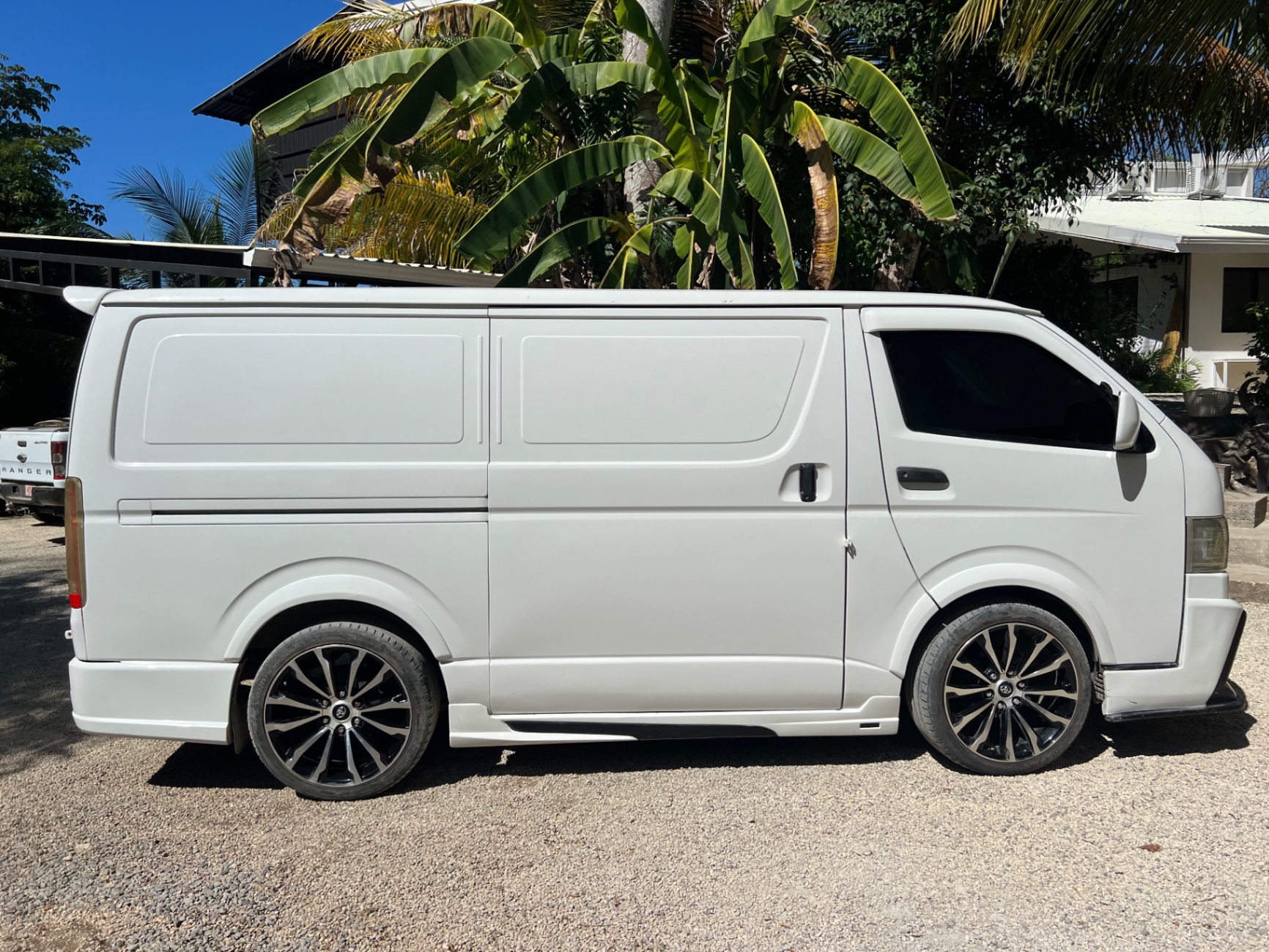 Hiace 2016 