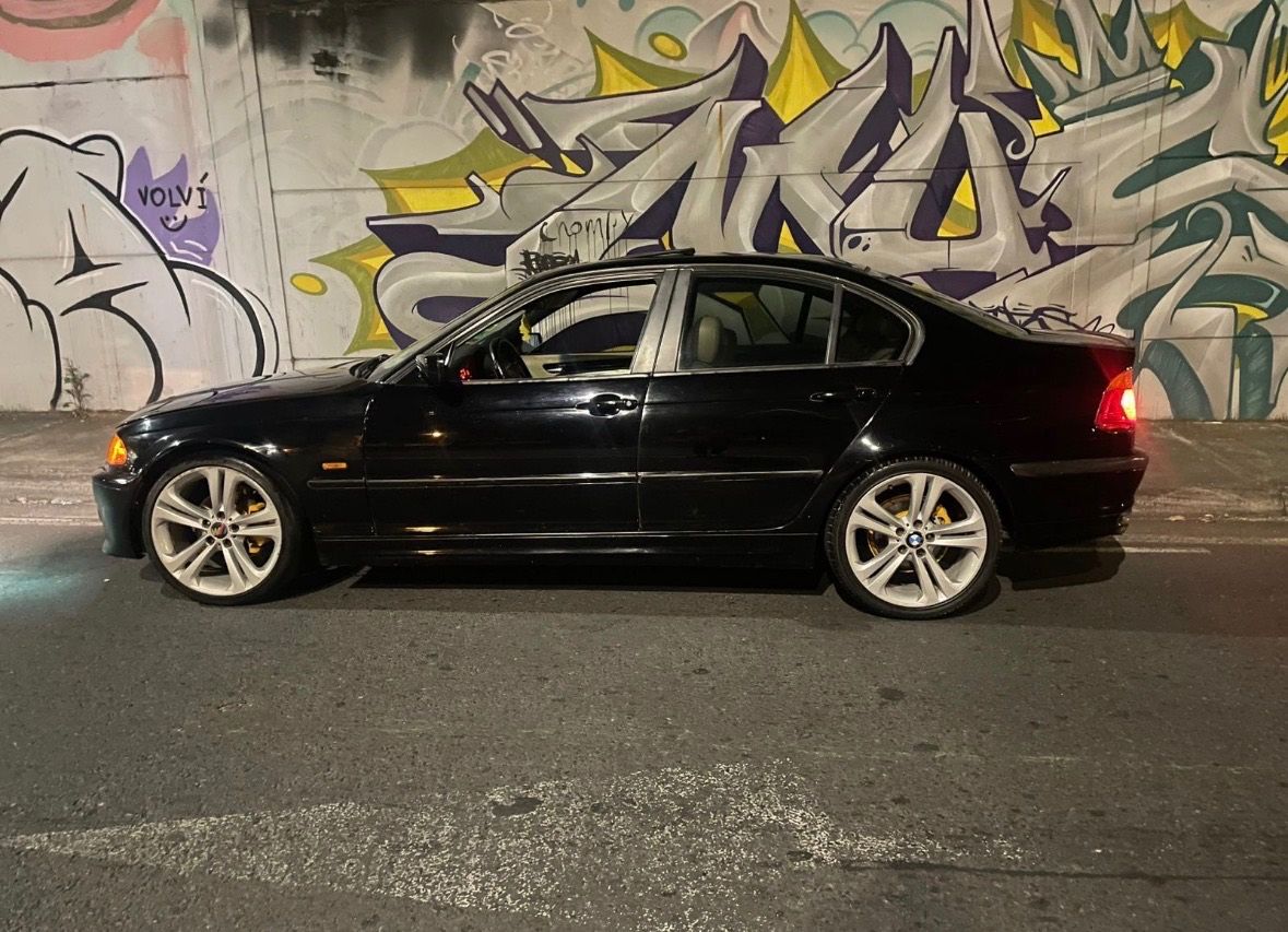BMW E46 AÑO 2000