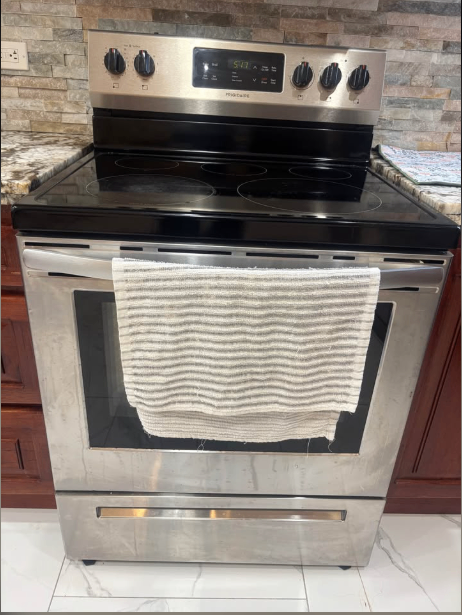 Cocina eléctrica en venta – Jacó | Buen estado