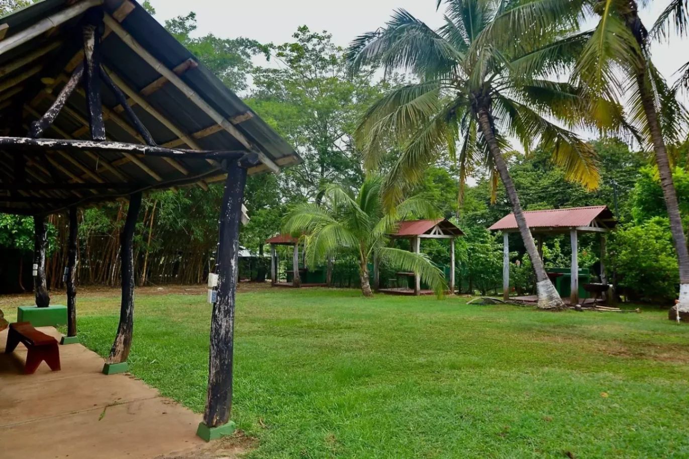Camping con Casa Privada y Piscinas