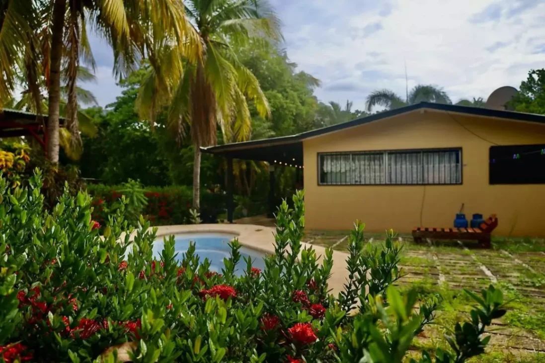 Camping con Casa Privada y Piscinas
