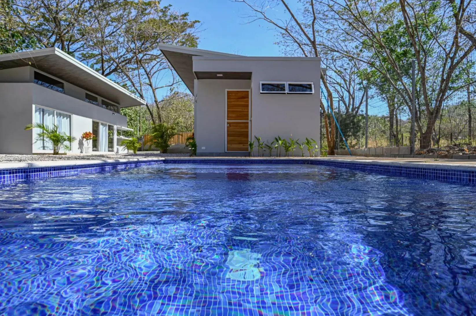 Oportunidad Exclusiva – 3 Hermosas Casas con Piscina A Solo 10 Minutos de Tamarindo