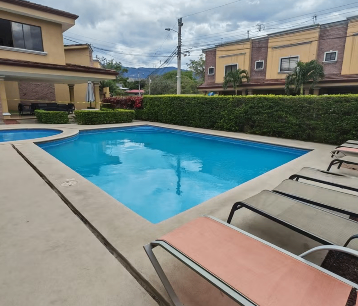 Condominio en venta Santa Ana Costa Rica – 3 habitaciones, piscina