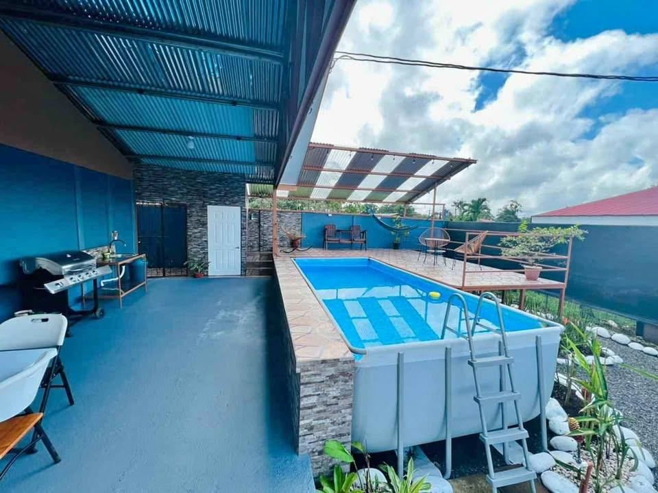 Piscina familiar rectangular 549 x 274 x 122 cm con garantía
